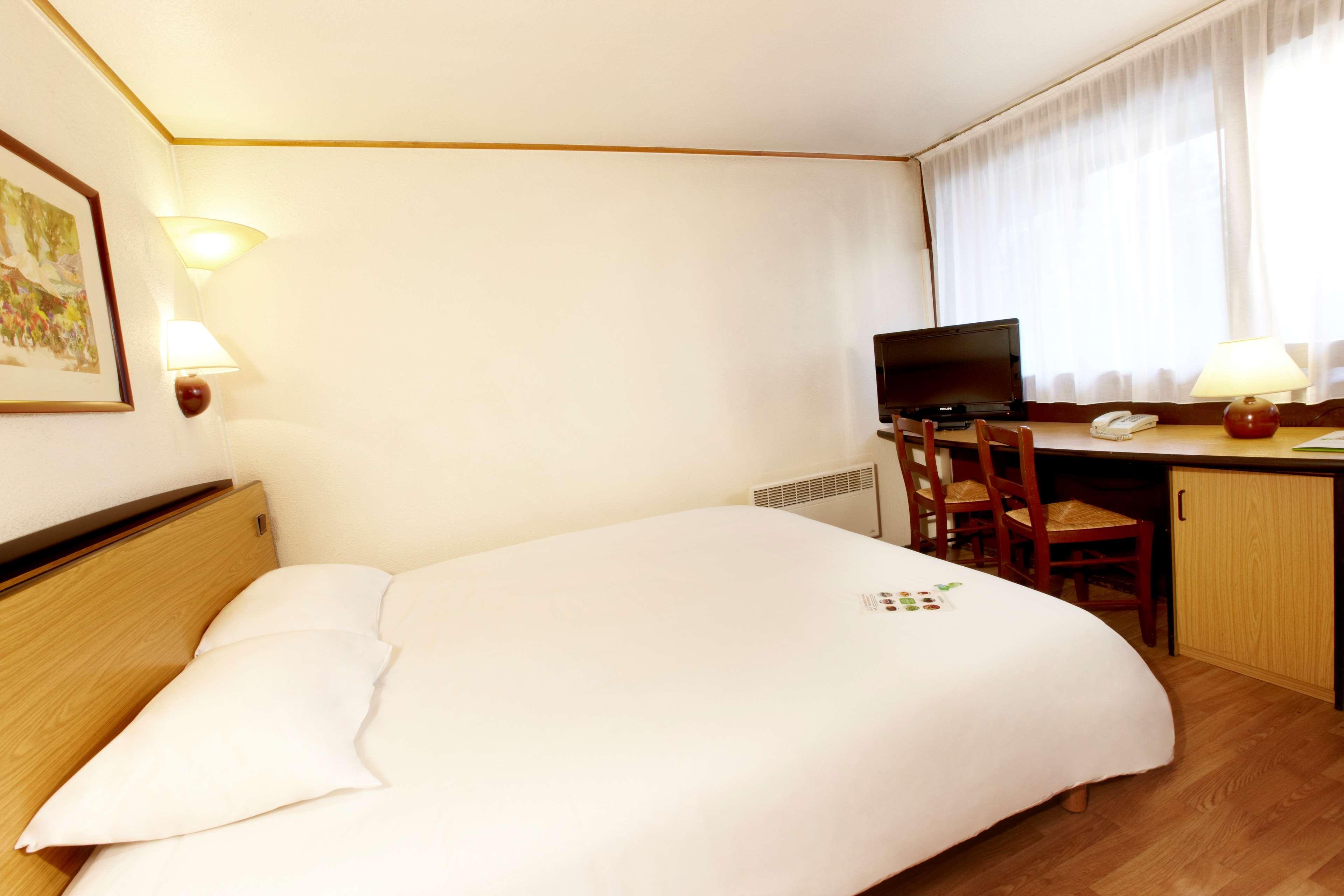 Campanile Saint-Avold Hotell Exteriör bild