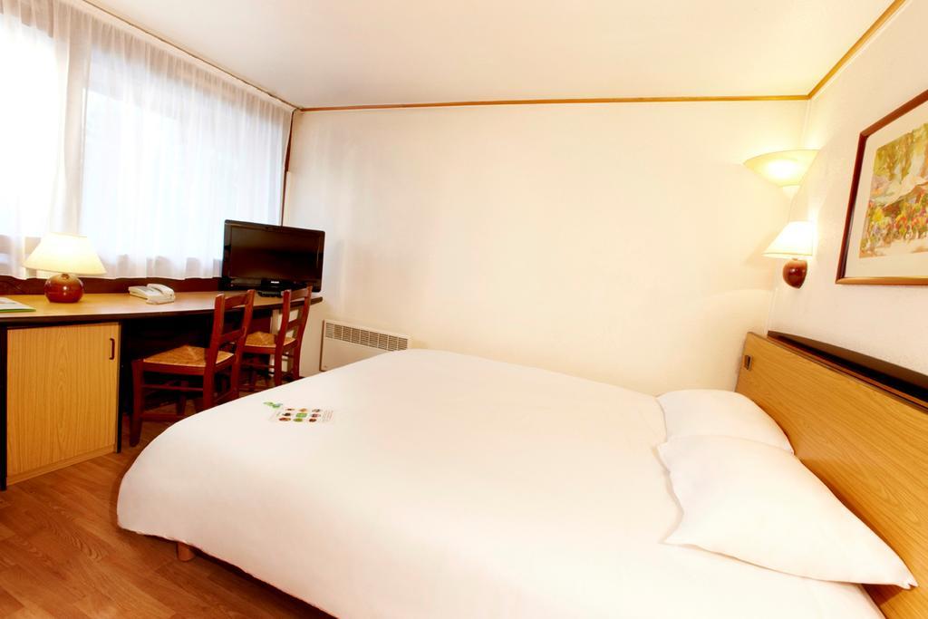 Campanile Saint-Avold Hotell Exteriör bild